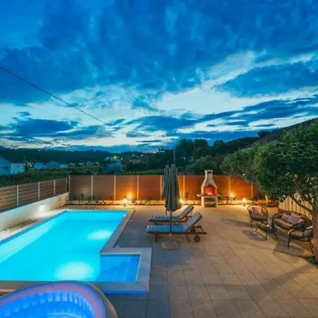 Stella With Pool & Heated Jacuzzi Villa *
