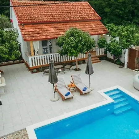 Villa Stella With Pool & Heated Jacuzzi *