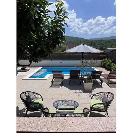 Stella With Pool & Heated Jacuzzi Zmijavci