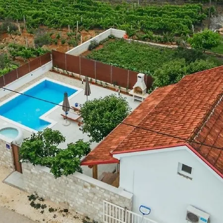 Villa Stella With Pool & Heated Jacuzzi Zmijavci